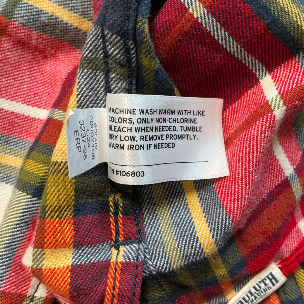 Duluth Trading Co Flannel Shirt Mens L Red Plaid Free Swingin' Cotton NWT - Picture 7 of 7